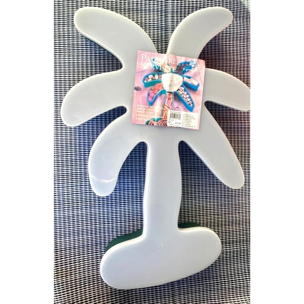 Le Gourmet Chef Palm Tree Servette 9 Section Covered Lid Snack Server Party Tray